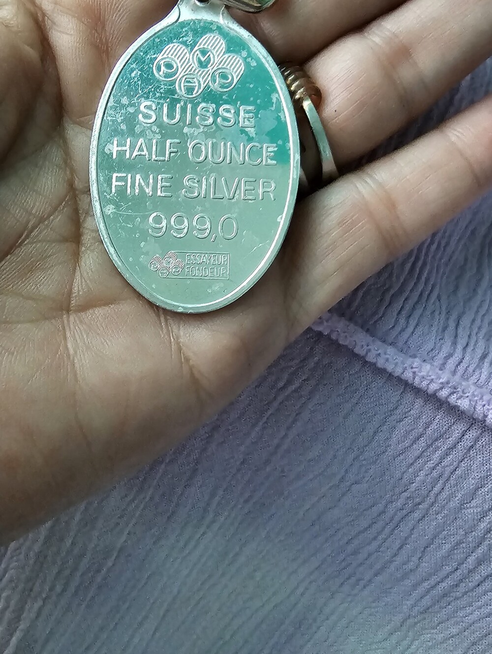 PAMP Suisse 1/2 oz .999 fine silver Lady Fortuna cameo bar pendant, of 1/2 oz - Picture 3 of 8